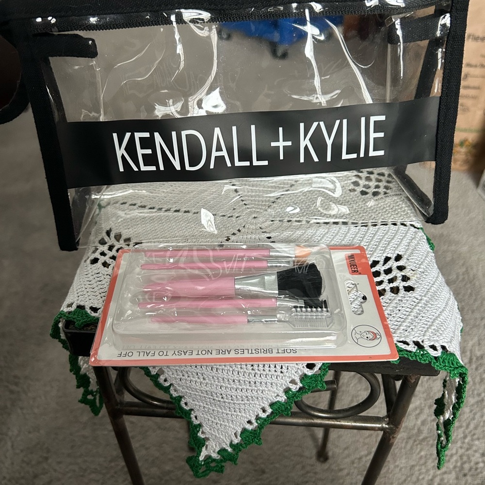 Kendall + Kylie Clear Makeup Bag with Pink Brushes